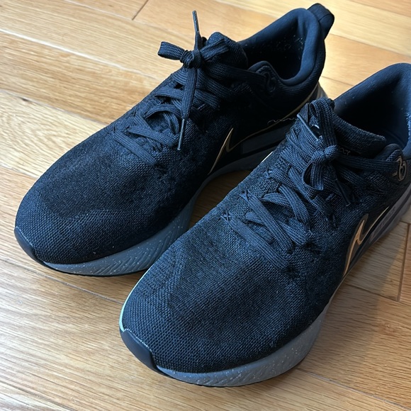 Nike react mens sneakers black and gold worn once size 11.5 - Picture 6 of 9